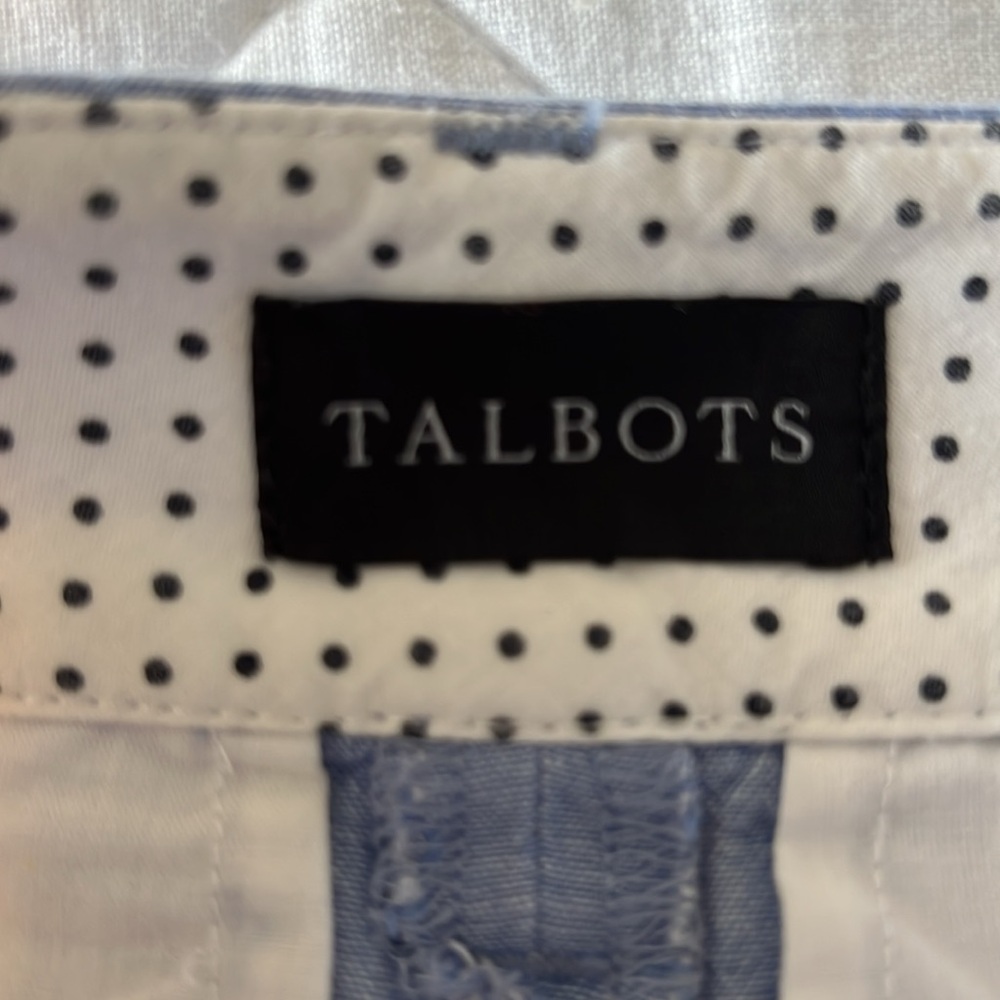 Talbots perfect Short - Picture 3 of 6